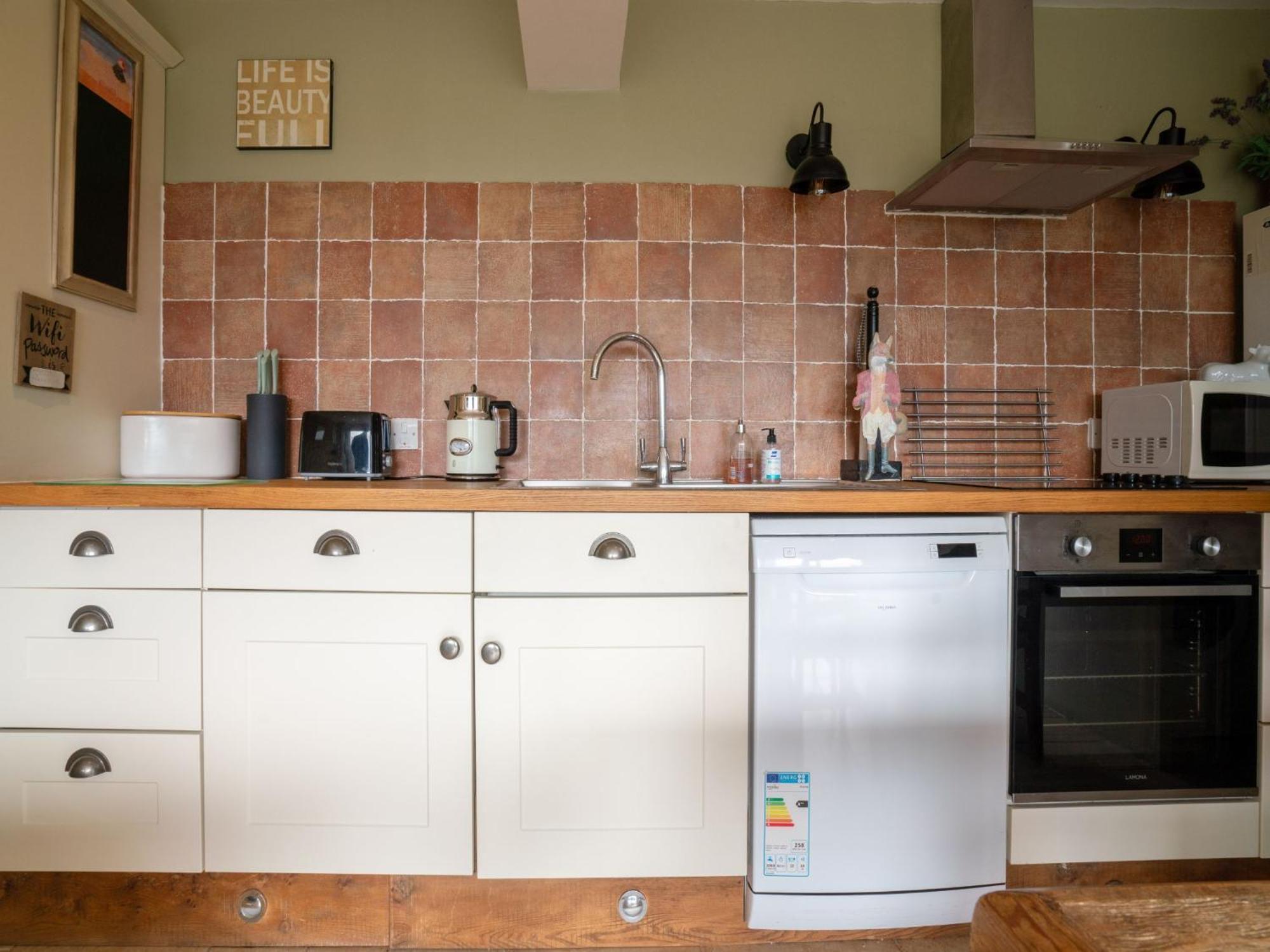 Pass The Keys Hare Cottage Wonderful Views And Parking Moreton-in-Marsh Extérieur photo